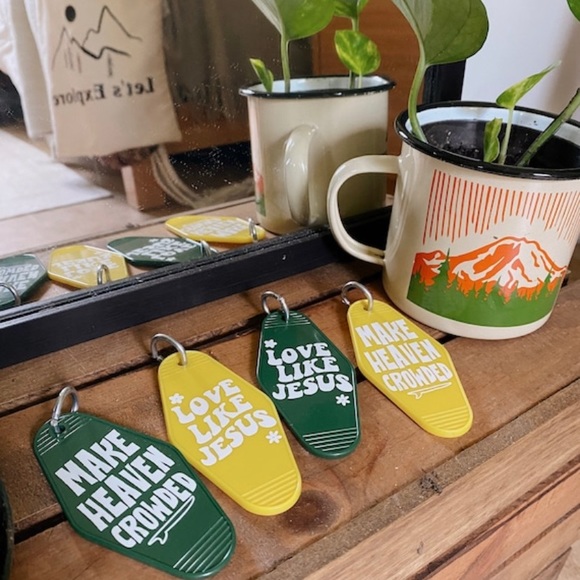 Meet your Posher, GirlyGreta - Picture 2 of 2